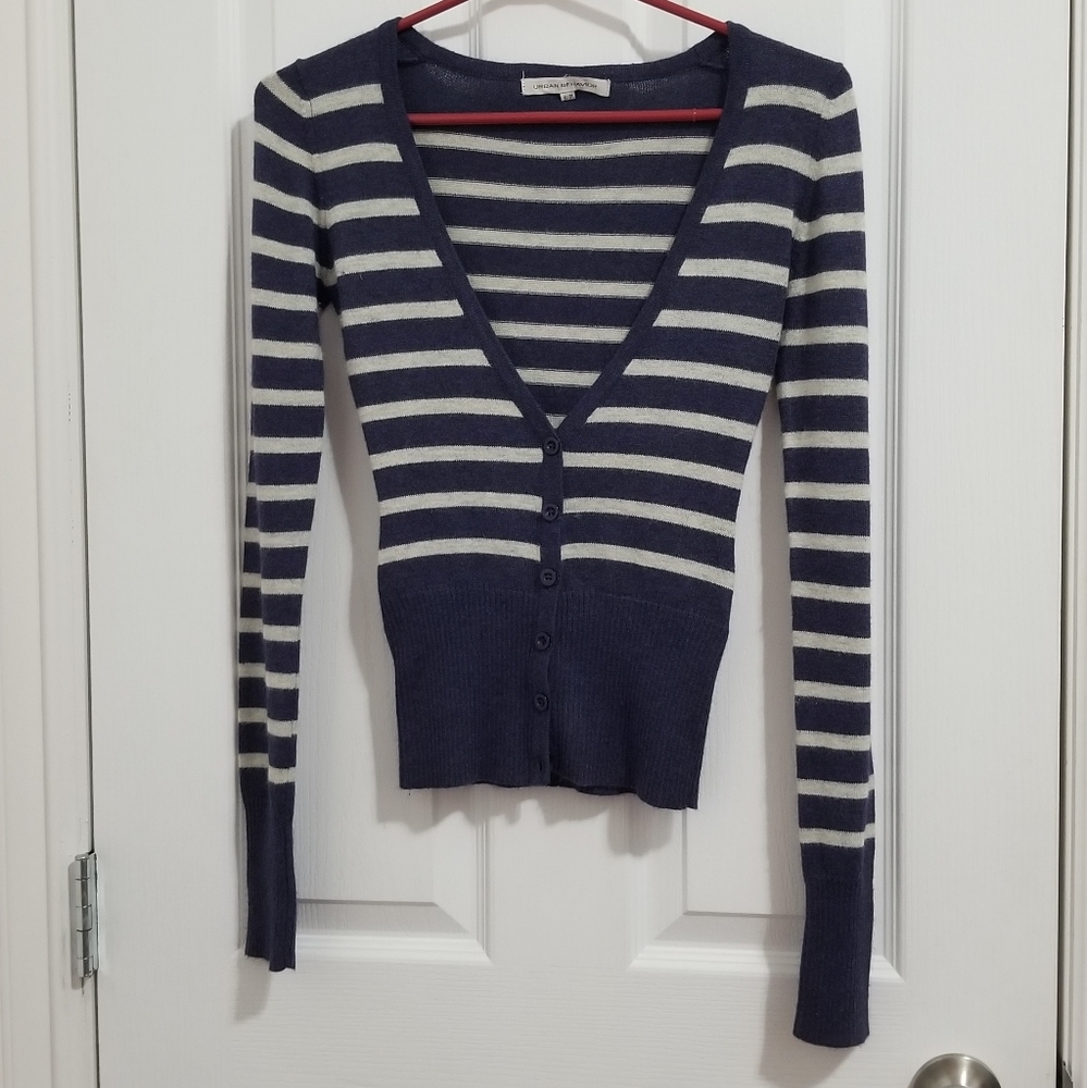 ❗❗3/$20 Navy and Grey short cardigan